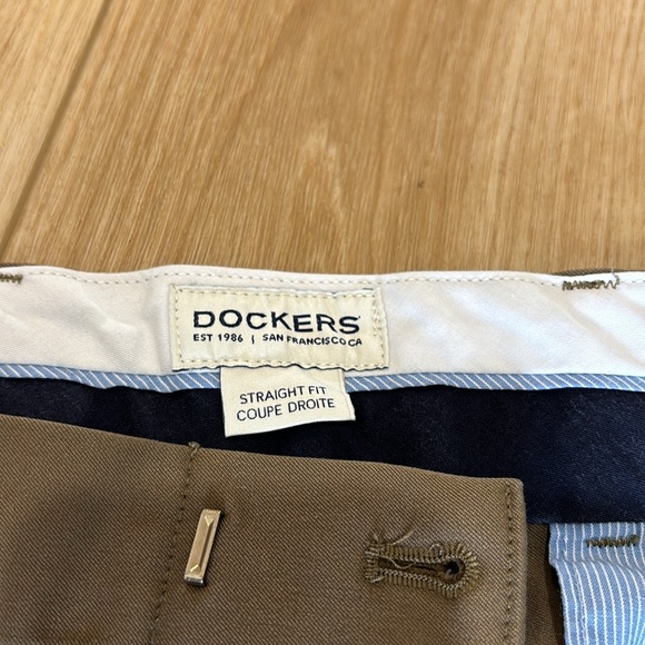 Men’s Dockers straight fit khakis, deep tan colour - Picture 4 of 7